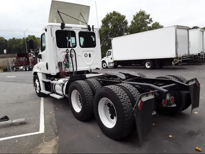 2019 FREIGHTLINER/MERCEDES CASCADIA 125