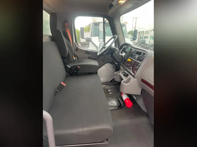 2020 FREIGHTLINER/MERCEDES M2 106