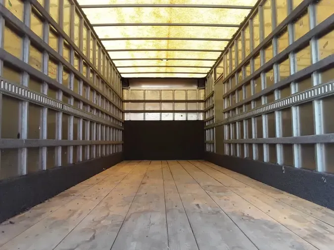2016 FREIGHTLINER M2 106
