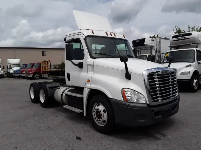 2015 FREIGHTLINER CASCADIA 125