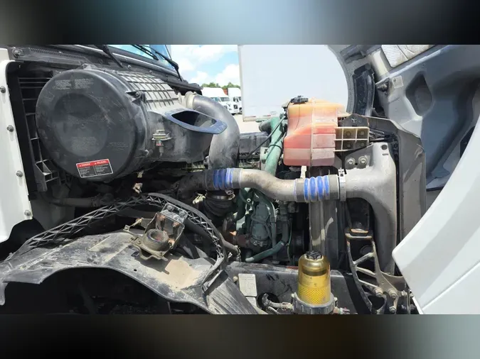 2018 Volvo VNL300