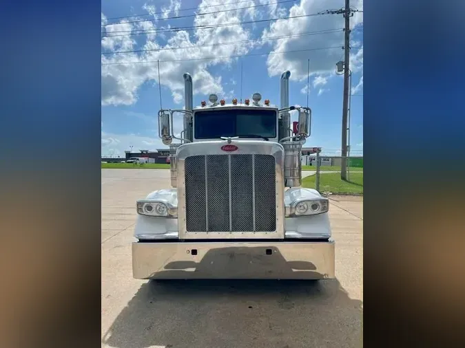 2024 Peterbilt 389