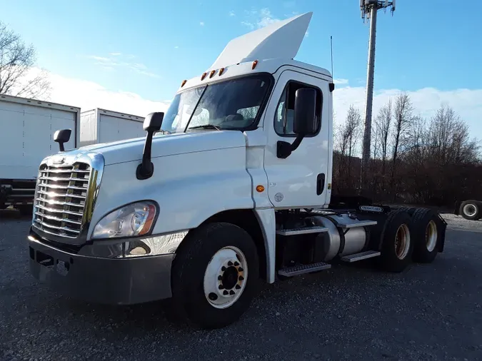 2015 FREIGHTLINER/MERCEDES CASCADIA 125f399b72f7dab24e14e826b991a10e80d