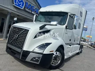 2023 VOLVO VNL64T760