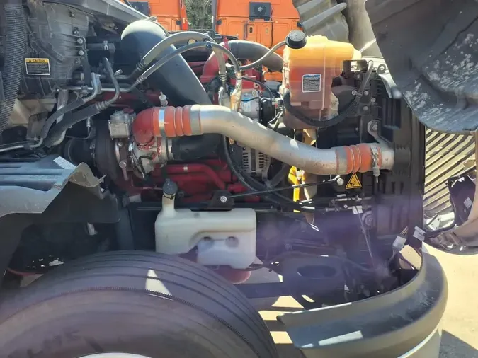 2019 NAVISTAR INTERNATIONAL LT625 SLPR CAB