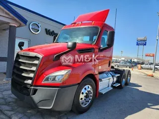 2020 FREIGHTLINER Cascadia 126