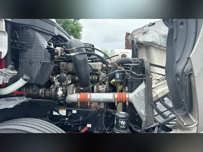 2023 Freightliner Cascadia 126