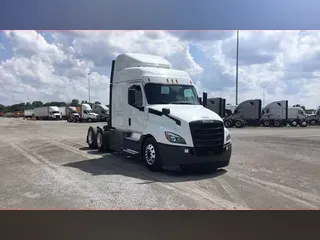 2020 Freightliner Cascadia 126