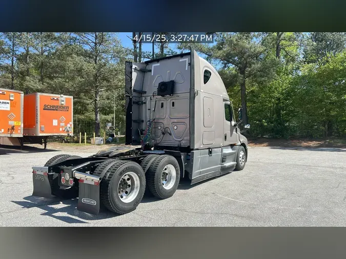 2021 Freightliner Cascadia