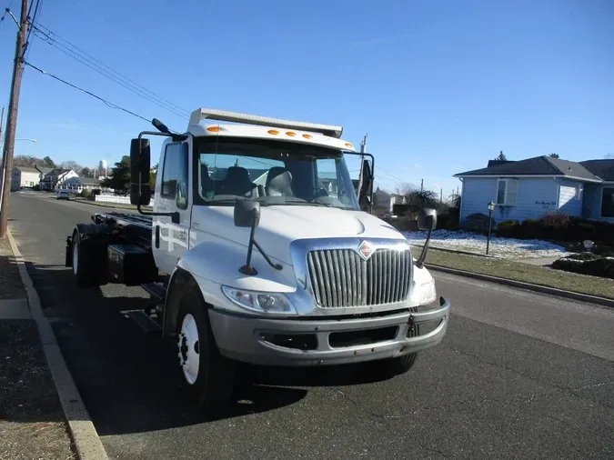 2019 INTERNATIONAL 4300