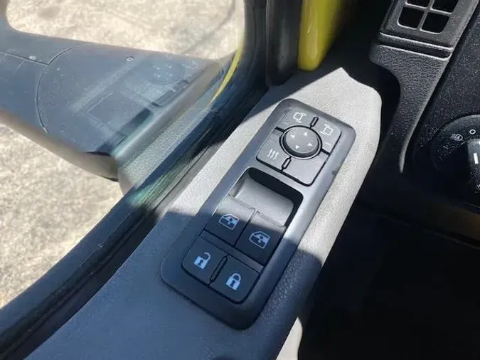 2023 International LT625