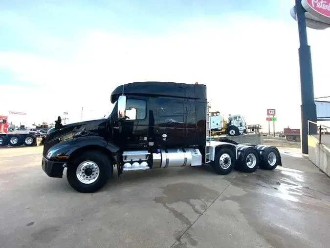 2021 Volvo VNL84T740