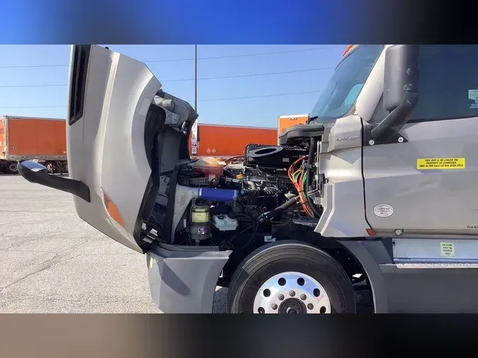 2023 Freightliner Cascadia 126
