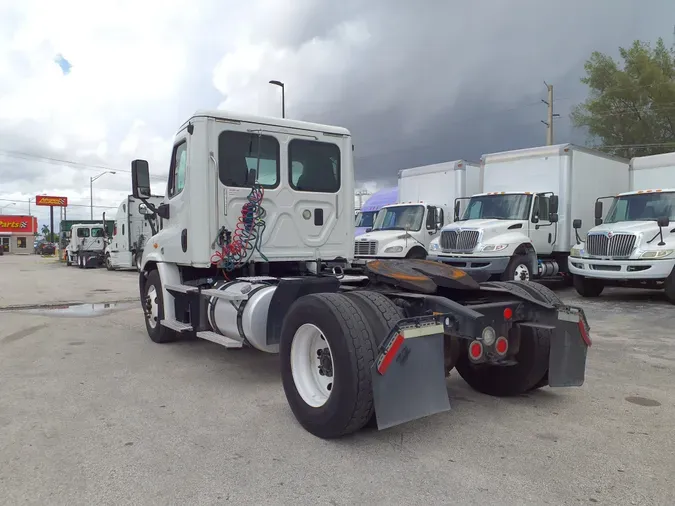 2016 FREIGHTLINER/MERCEDES CASCADIA 113