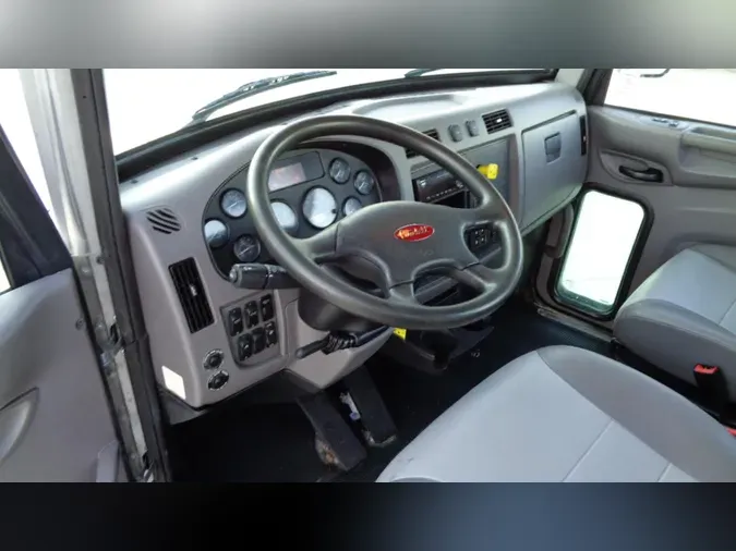 2021 Peterbilt 337