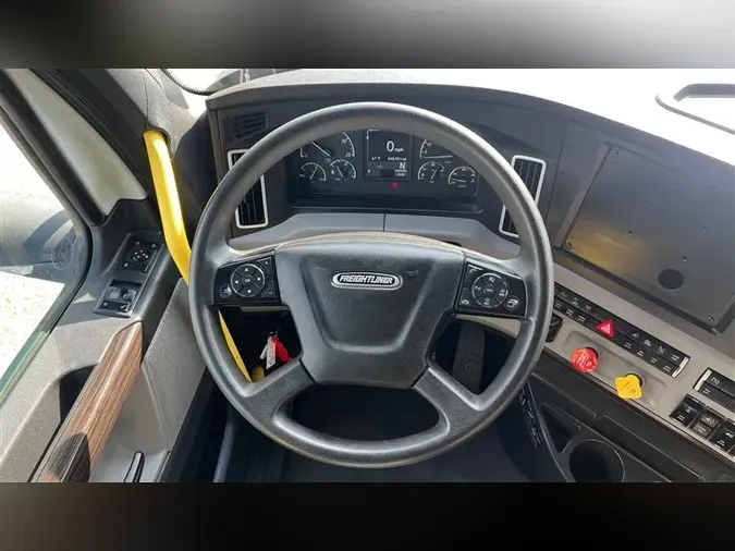 2021 FREIGHTLINER CA126