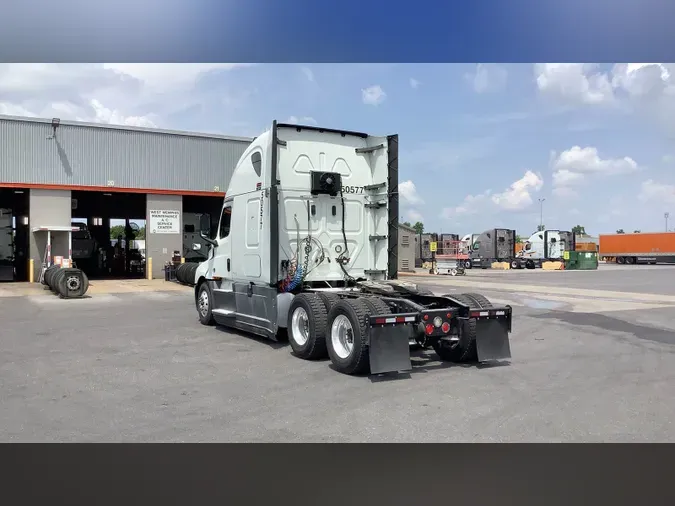 2020 Freightliner Cascadia 126