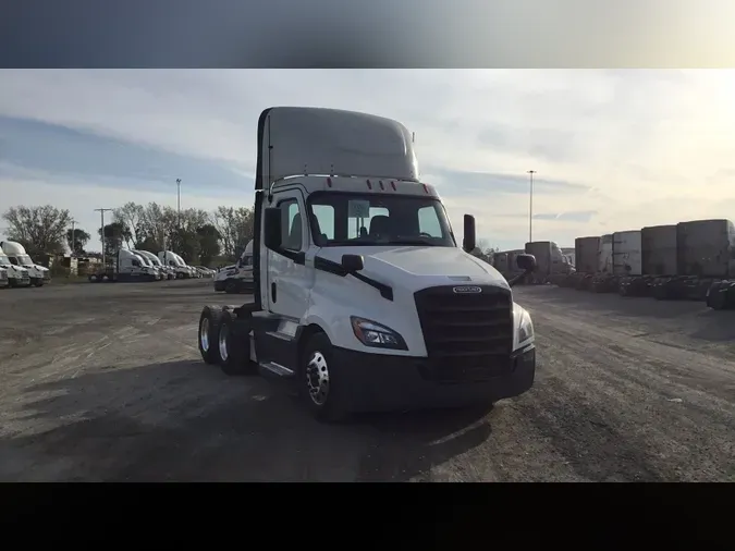 2020 Freightliner Cascadia 126f3ab5381fc4667fae315cd1c2ccd4152
