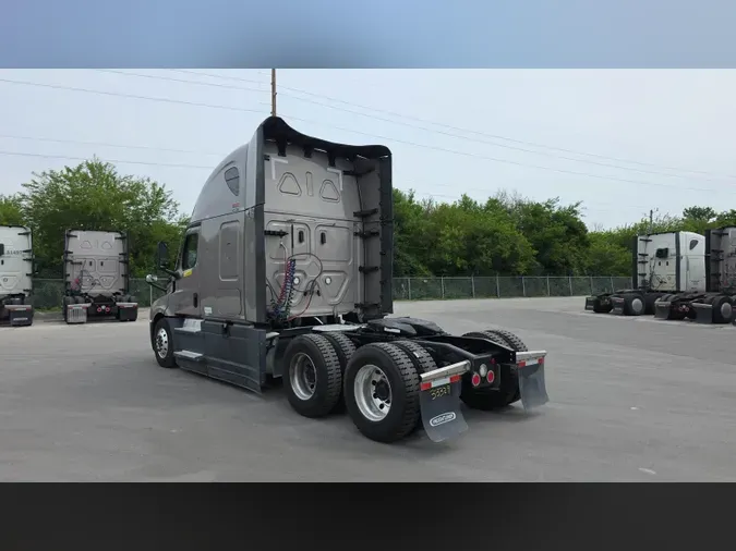 2025 Freightliner Cascadia 126
