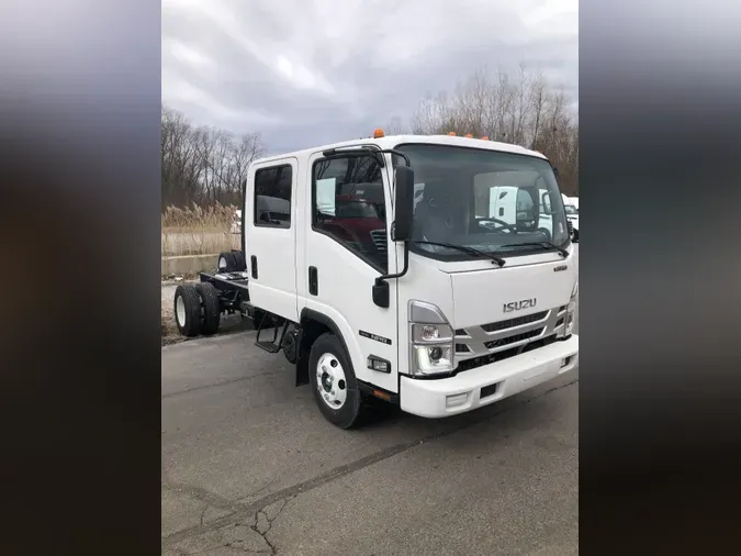 2023 ISUZU NPR GAS
