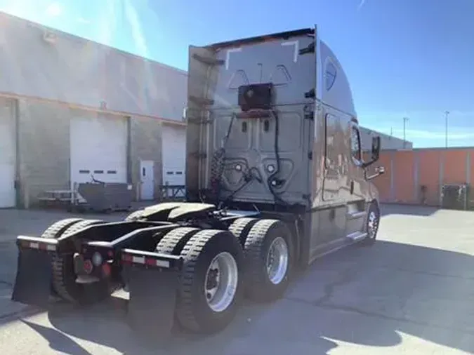 2020 Freightliner Cascadia