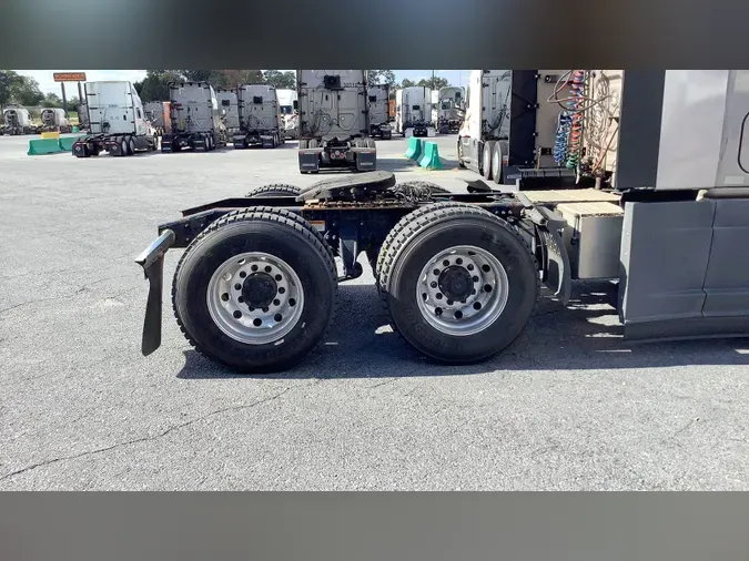 2022 Freightliner Cascadia 126