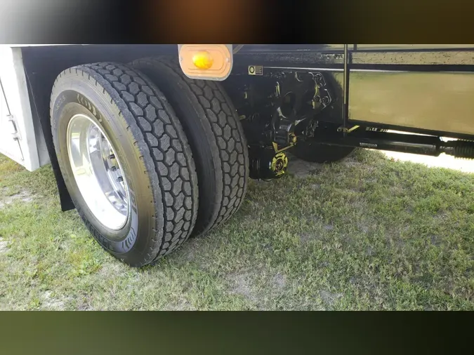 2020 Peterbilt 337