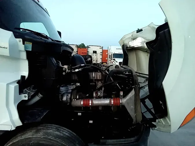 2021 Freightliner Cascadia 126