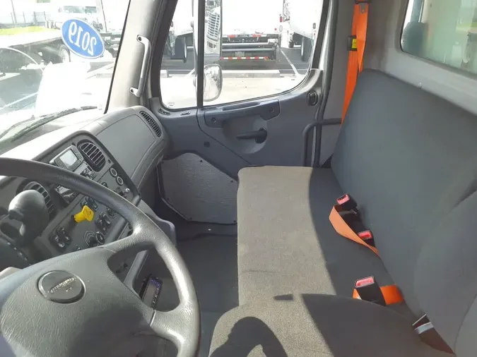 2019 FREIGHTLINER/MERCEDES M2 106