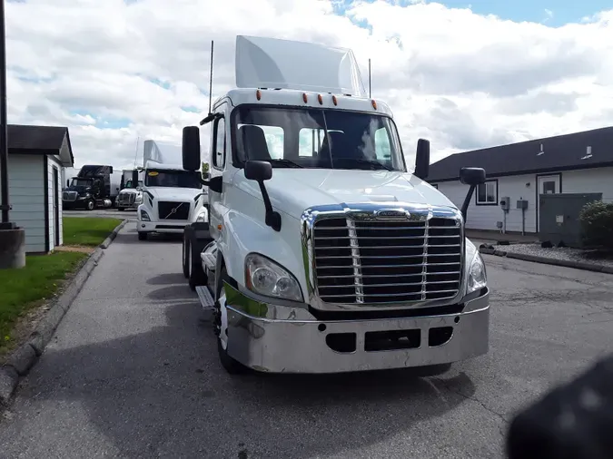 2016 FREIGHTLINER/MERCEDES CASCADIA 125