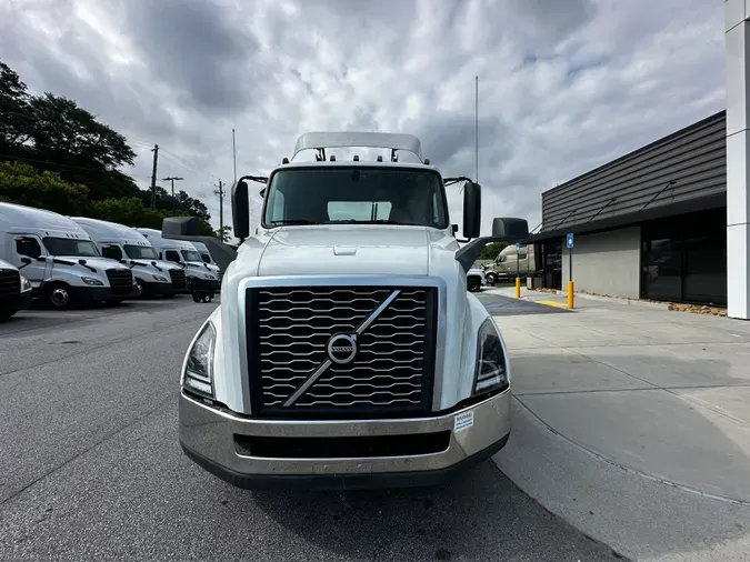 2019 Volvo VNL64T300