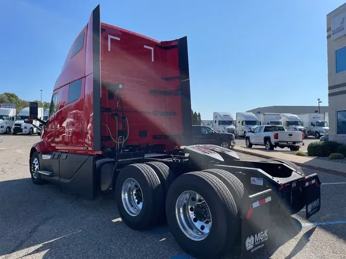 2026 VOLVO VNL64T860