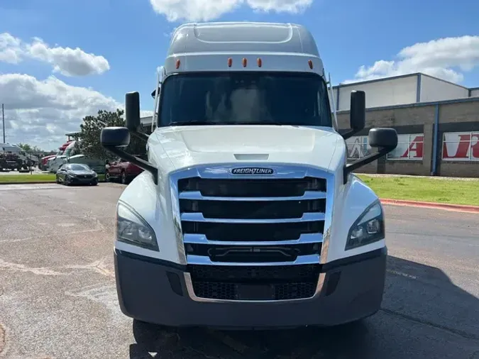 2021 FREIGHTLINER CA126