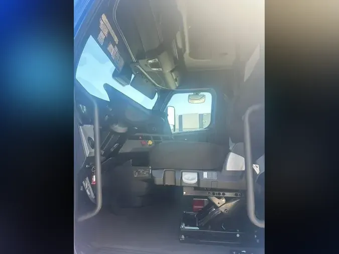 2022 Freightliner Cascadia