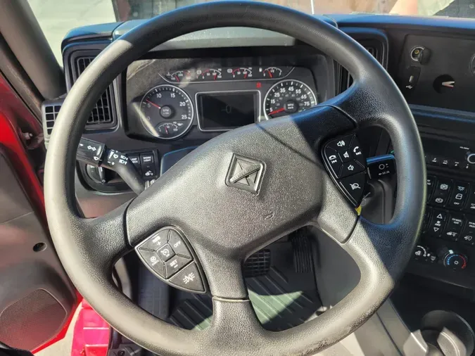 2022 International LT625