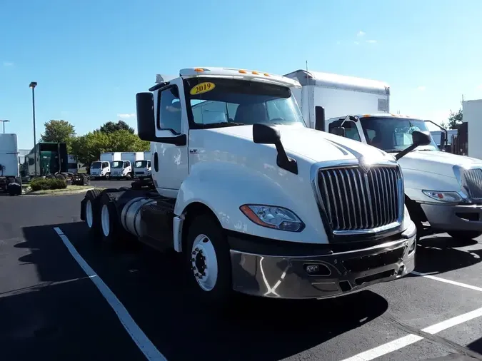 2019 NAVISTAR INTERNATIONAL LT625 DAYCAB T/A