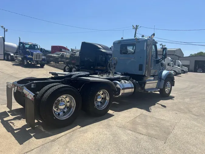 2021 Peterbilt 567