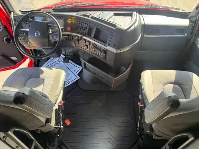 2024 VOLVO VNL64T860