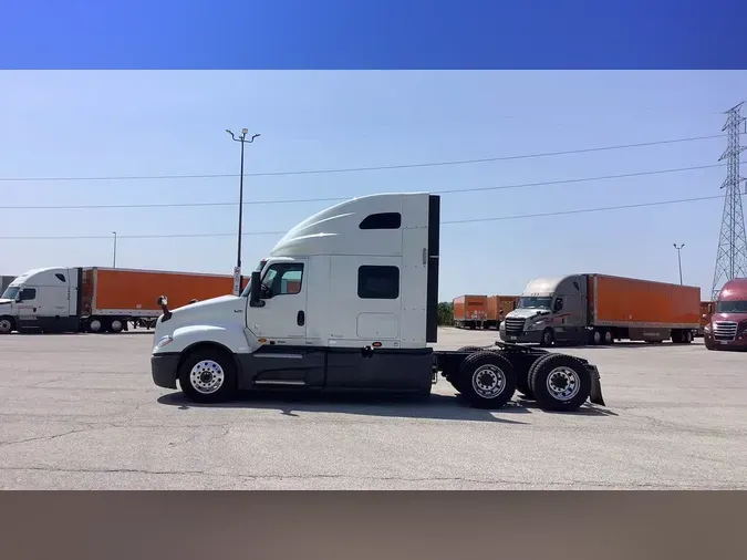 2022 International LT