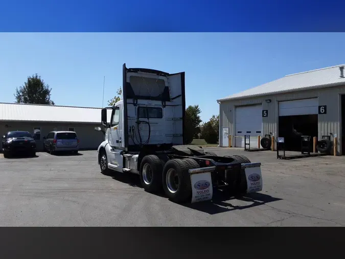 2018 Volvo VNL300