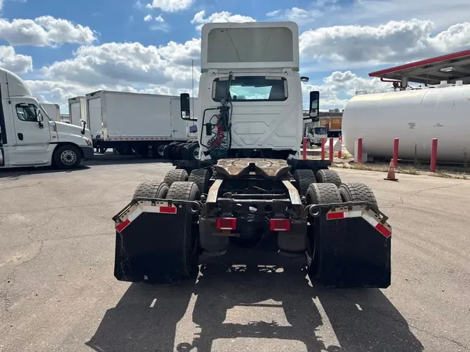 2019 NAVISTAR INTERNATIONAL LT625 DAYCAB T/A