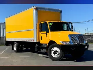 2018 International 4300 SBA 4X2