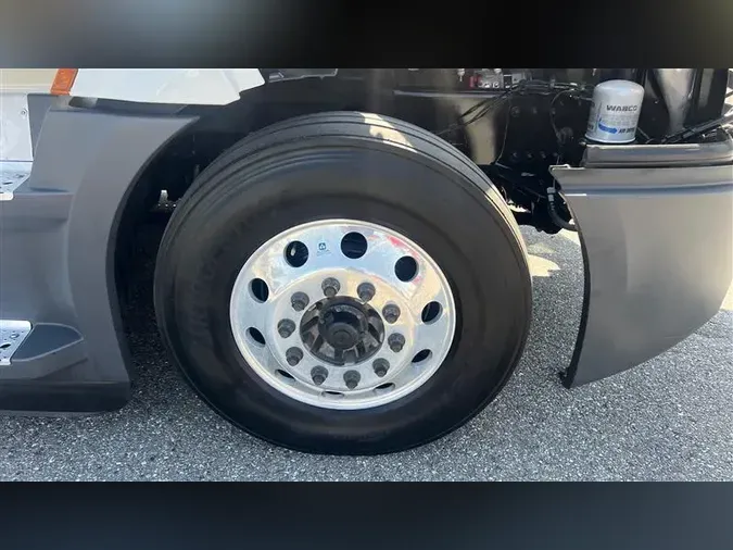 2021 FREIGHTLINER CA126
