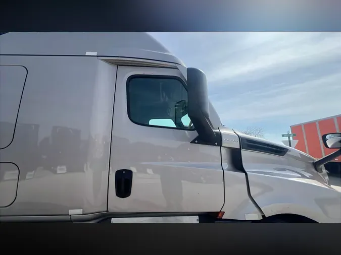 2022 Freightliner Cascadia 126