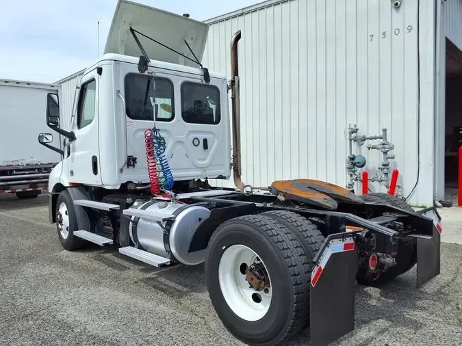 2020 FREIGHTLINER/MERCEDES NEW CASCADIA 116f3f5b35f94ad56d3449dffb879e7c42a
