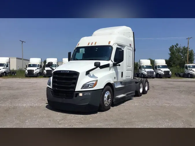2021 Freightliner Cascadia 126