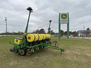 2012 John Deere 1750