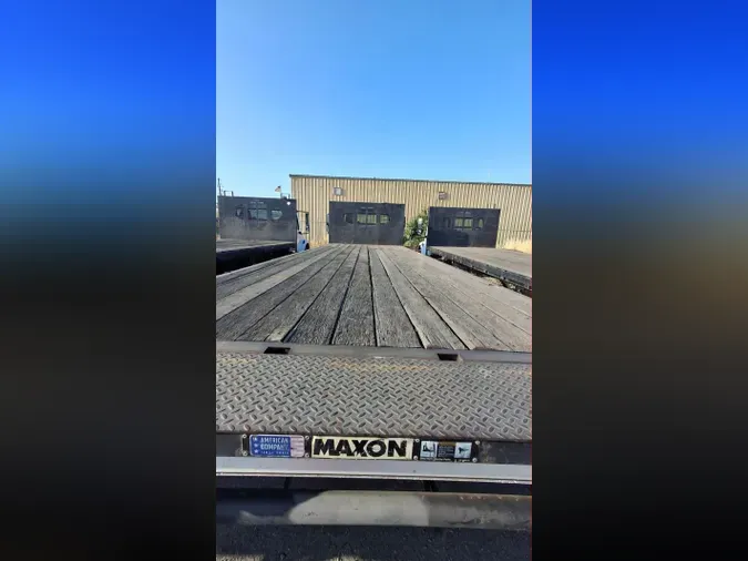 2017 FREIGHTLINER M2 106