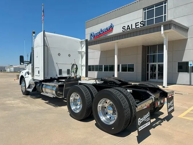 2020 KENWORTH T880