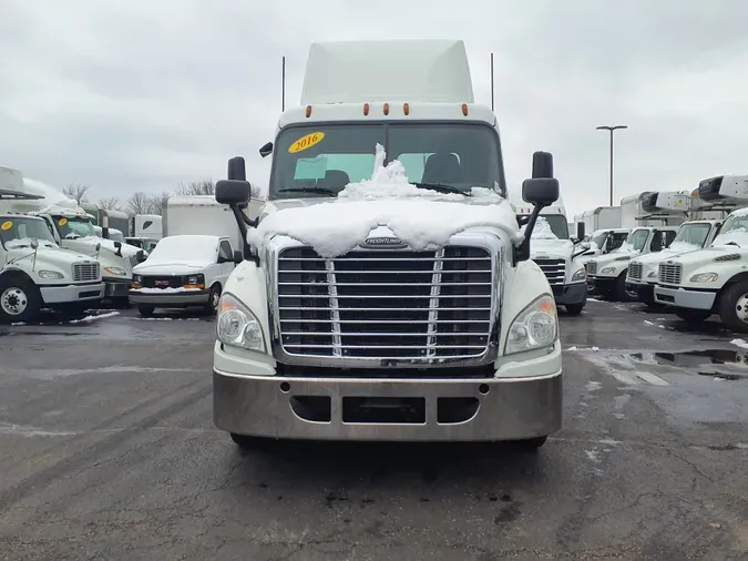 2016 FREIGHTLINER/MERCEDES CASCADIA 125